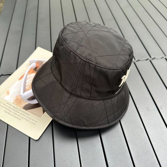 Dior fisherman hat